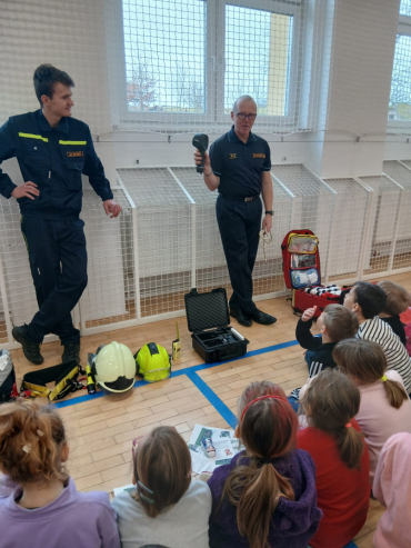 24. 2. 2026 Proběhla prezentace JPOIII a SDH Dubenec pro žáky 1. stupně v místní základní škole