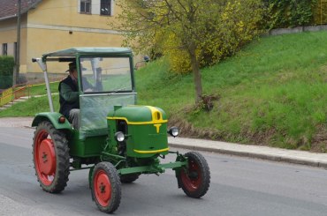 1. Máj 2013, jízda alegorických vozů a traktorů