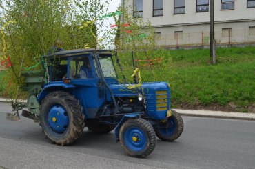 1. Máj 2013, jízda alegorických vozů a traktorů