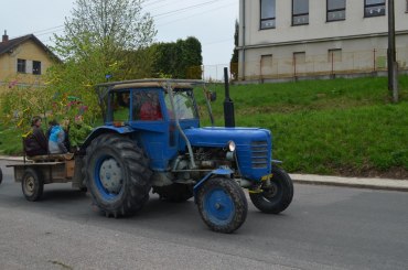 1. Máj 2013, jízda alegorických vozů a traktorů