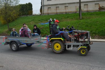 1. Máj 2013, jízda alegorických vozů a traktorů