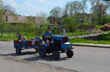 1. Máj 2012, jízda alegorických vozů a traktorů
