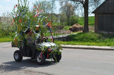 1. Máj 2012, jízda alegorických vozů a traktorů